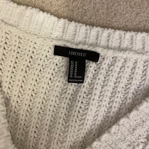 Forever 21 White Chunky Knot Sweater Cropped - Picture 2 of 2